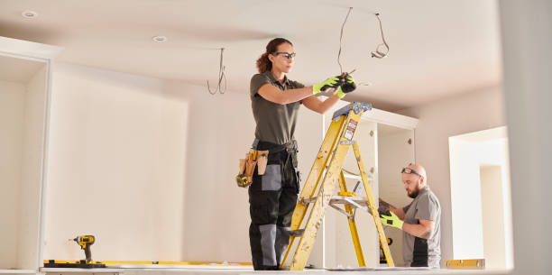Best Licensed Electrician  in Hubbard, OR